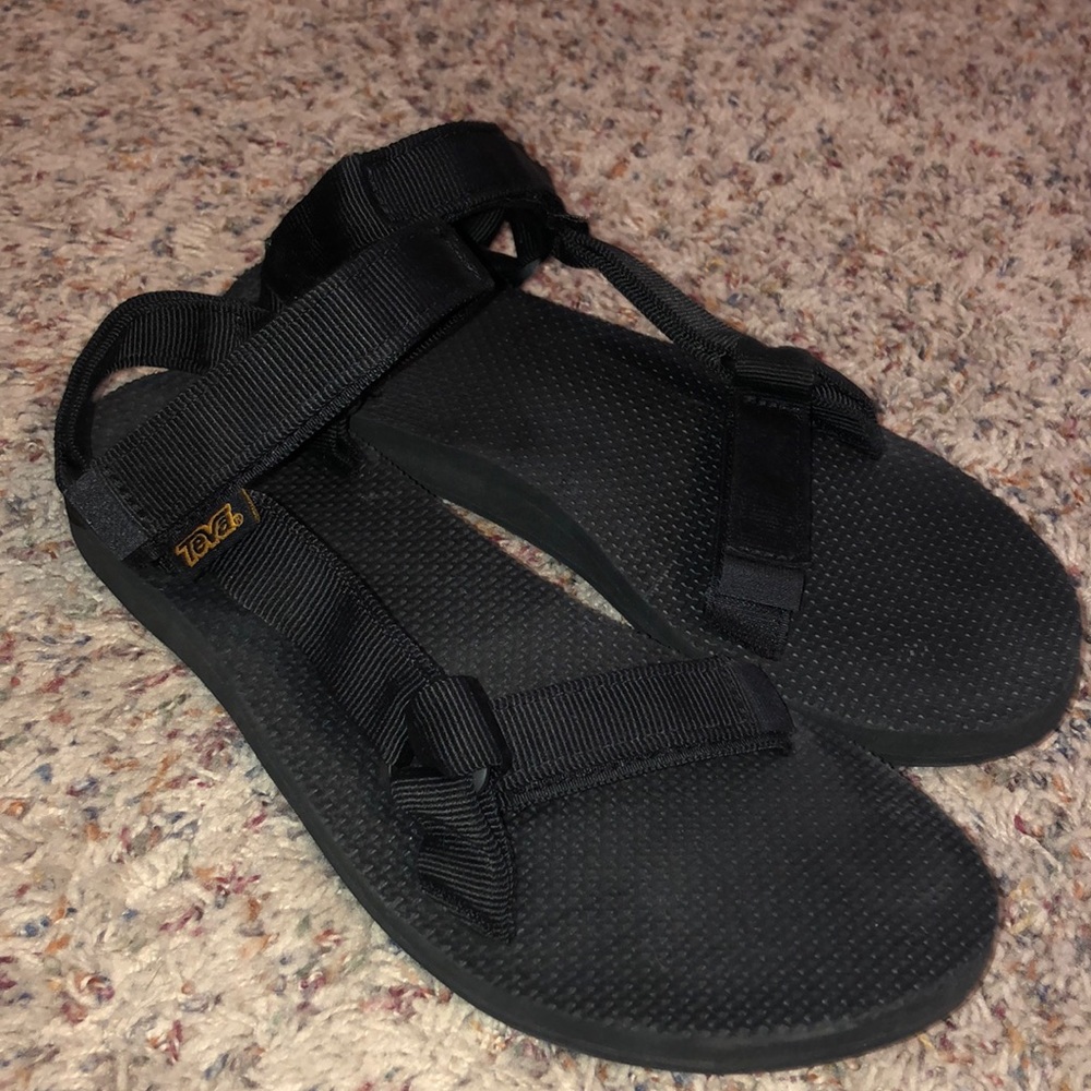 Black Tevas
